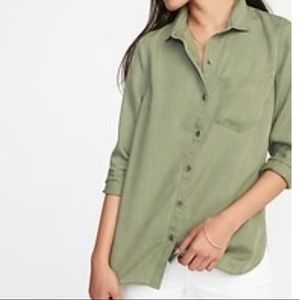 Old Navy Relaxed Button Up Shirt Small NWT